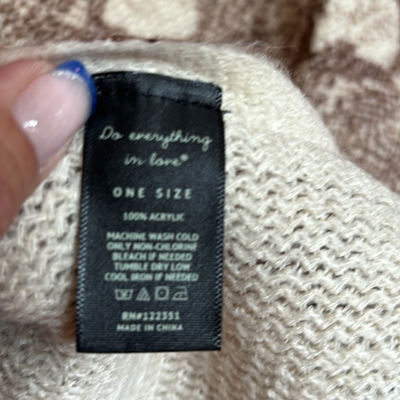 Shawl - Picture 4 of 4